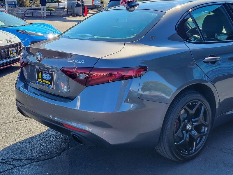 2022 Alfa Romeo Giulia Ti photo 7