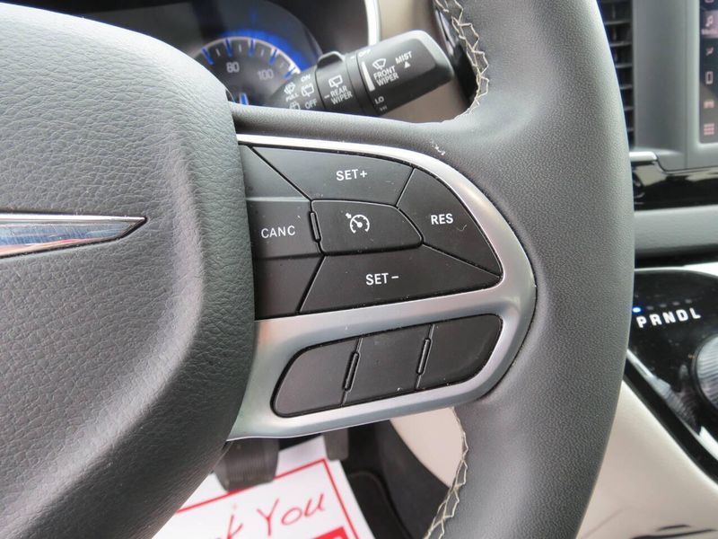 2023 Chrysler Voyager LX 4dr Mini VanImage 14