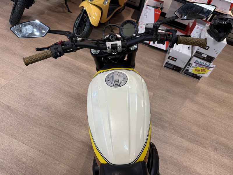 Used 2018 Ducati SCRAMBLER FULL THROTTLE Image 11