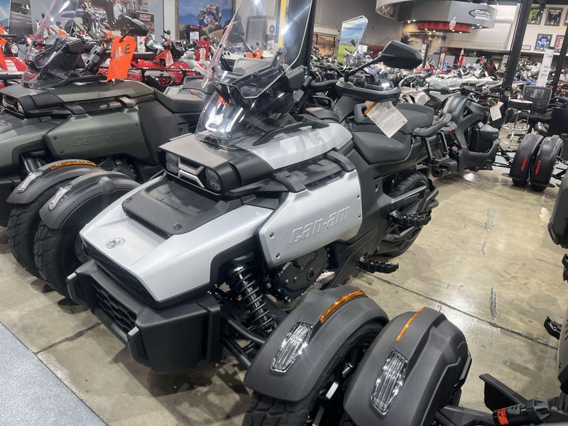 New 2025 Can-Am CANYON STANDARD Image 14