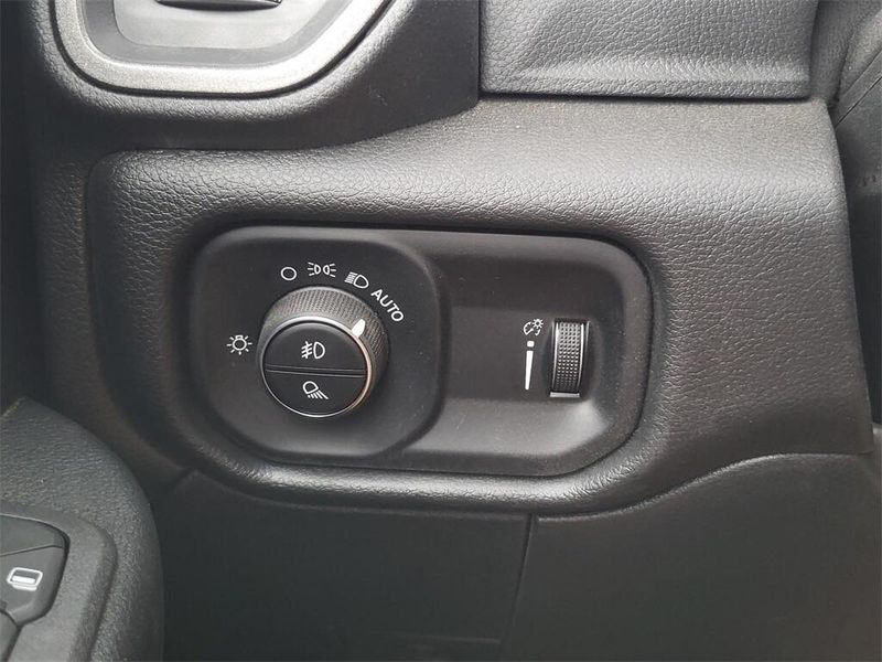 2025 RAM 2500 Tradesman Crew Cab 4x4 8