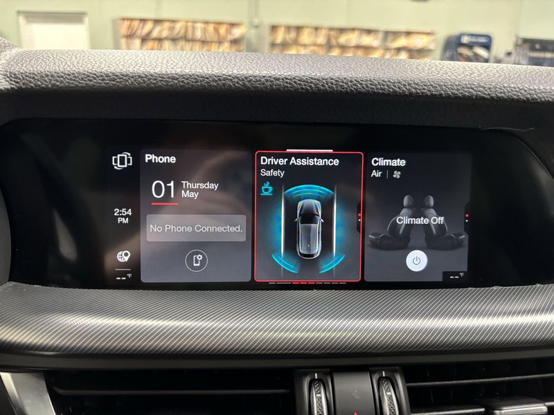 2024 Alfa Romeo Stelvio Ti AWD w/Activ AsstImage 26