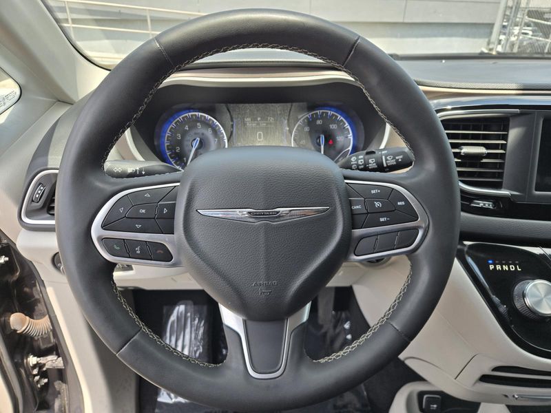 Used 2022 Chrysler Voyager LX FWD