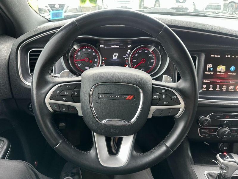 2016 Dodge Charger SXTImage 2