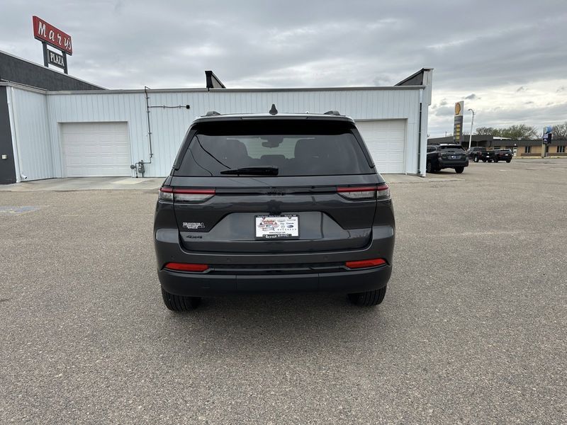 2024 Jeep Grand Cherokee Altitude 4x4Image 7