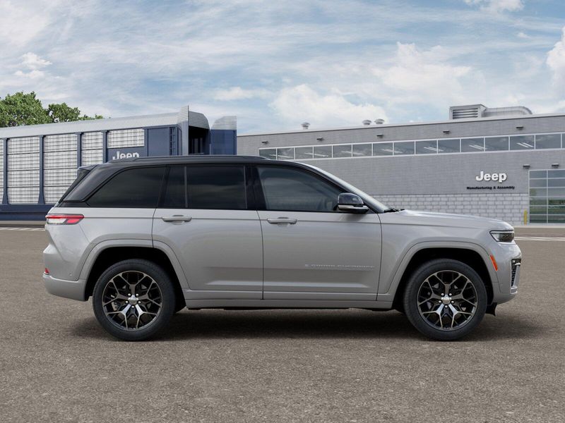 New 2026 Jeep Grand Cherokee SummitImage 28