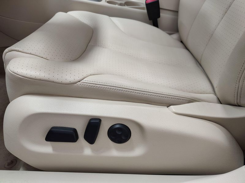 2010 Volkswagen Passat Sedan Komfort w/SunroofImage 11