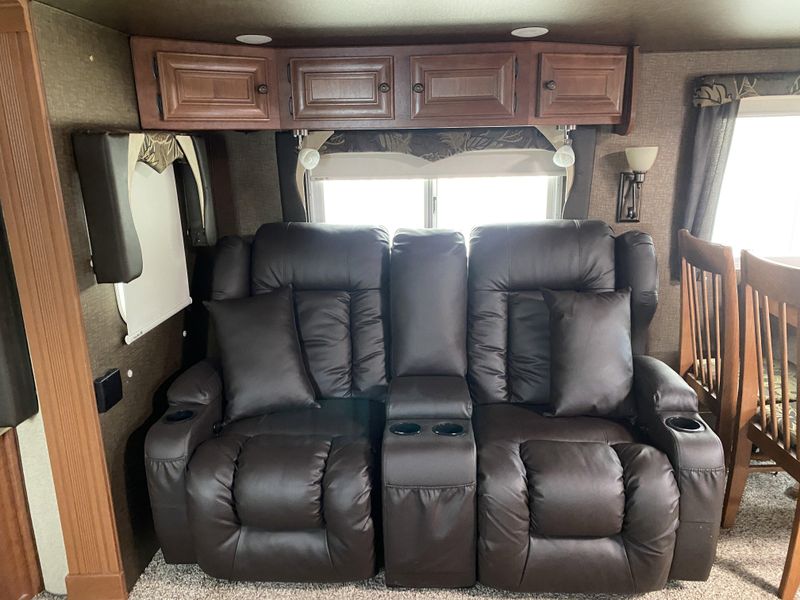 2016 NORTHWOOD ARCTIC FOX 32-A Image 16