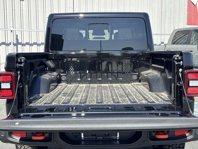 New 2026 Jeep Gladiator Mojave X 4x4