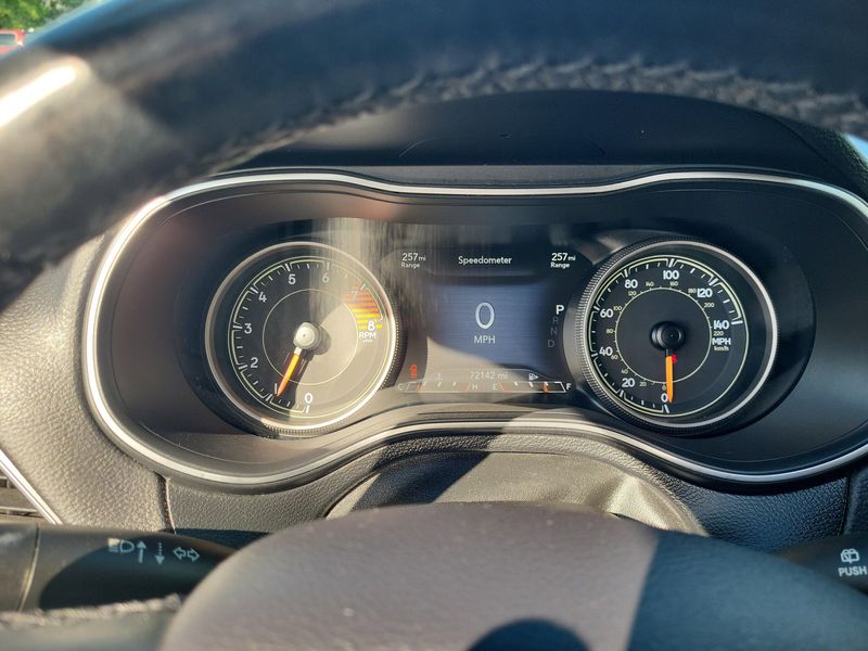 Used 2019 Jeep Cherokee LimitedImage 5