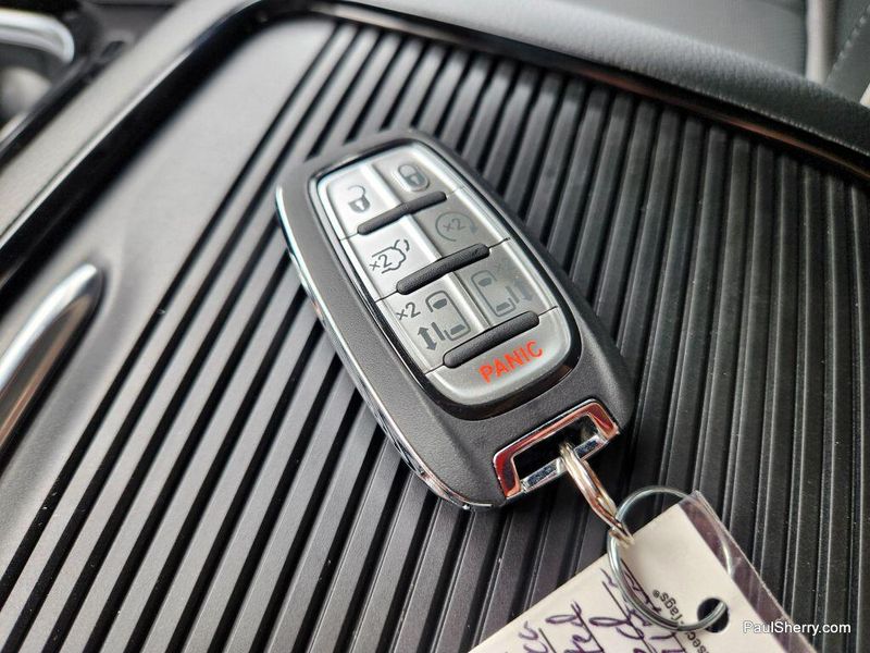 2025 Chrysler Pacifica LimitedImage 54