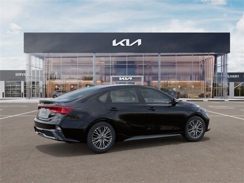 2024 Kia Forte GT-LineImage 6