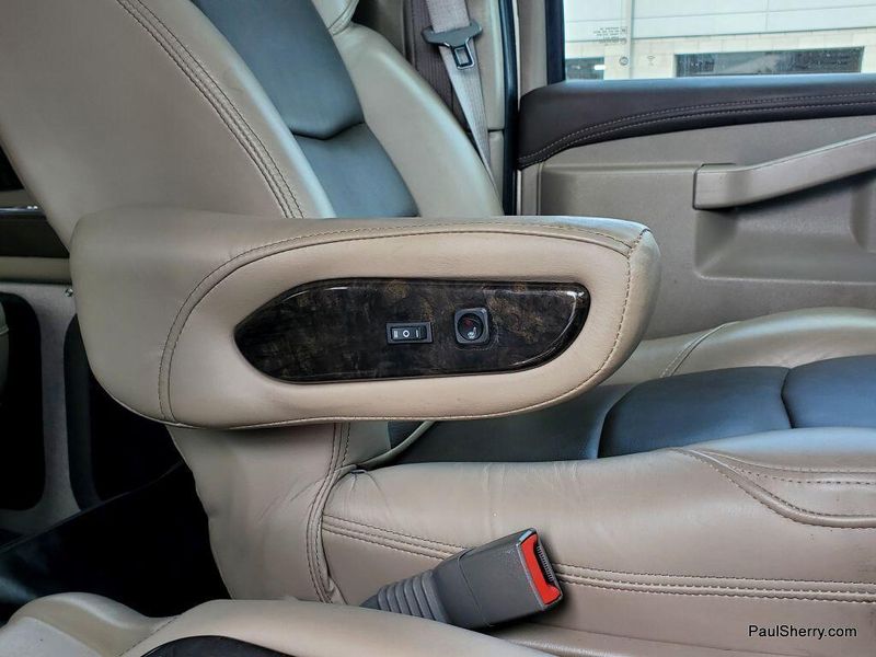 Used 2022 Chevrolet Express Cargo Image 8