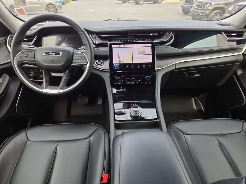 2023 Jeep Grand Cherokee Base photo 22