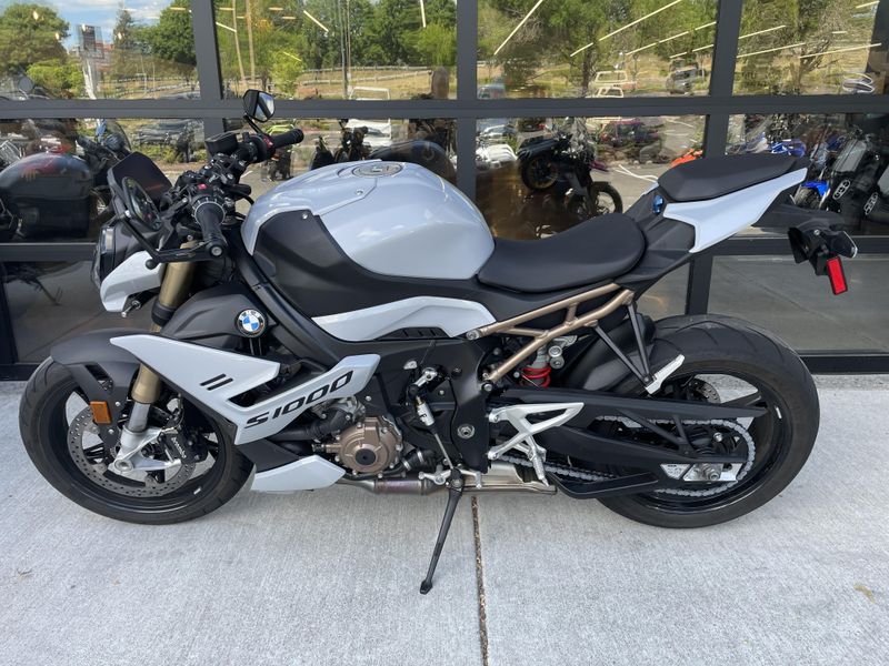 2022 S 1000 R