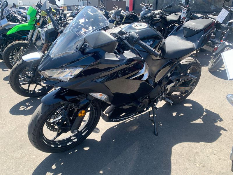 Used 2018 Kawasaki Ninja 400 Image 10