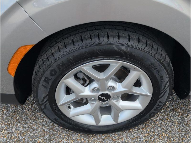 Used 2024 Kia Soul LXImage 9