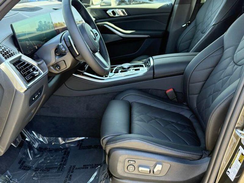 New 2026 BMW X5 sDrive40iImage 17
