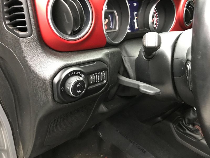 Used 2020 Jeep Gladiator RubiconImage 5