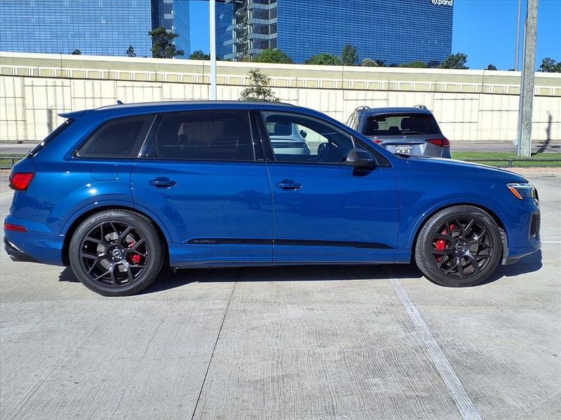 Used 2025 Audi SQ7 PrestigeImage 5