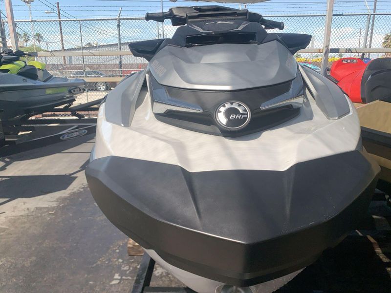 New 2025 Sea-Doo GTX LIMITED 325 (SOUND SYSTEM) Image 18