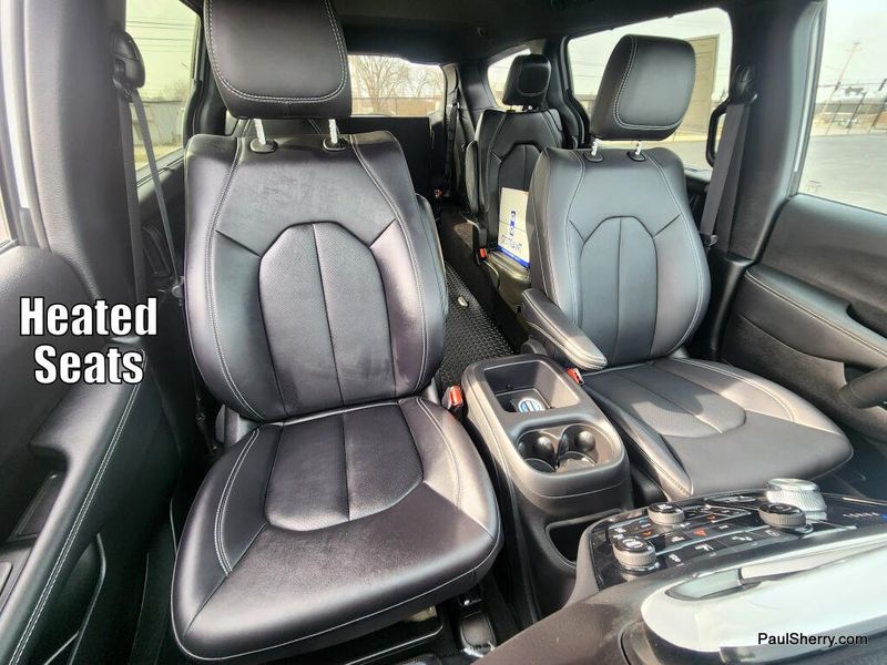 New 2026 Chrysler Voyager LX