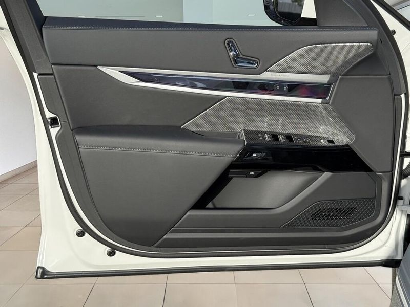 2025 BMW 7 Series 760i xDriveImage 18