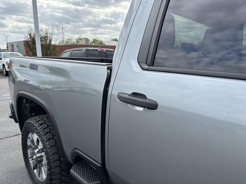 Used 2024 Chevrolet Silverado 2500HD CustomImage 6