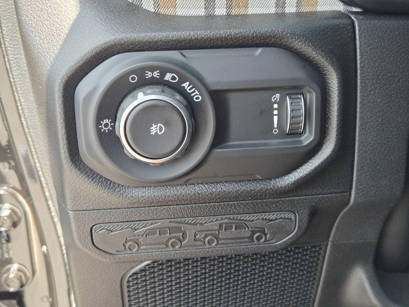 New 2026 Jeep Wrangler 4-door 85th Anniversary Edition