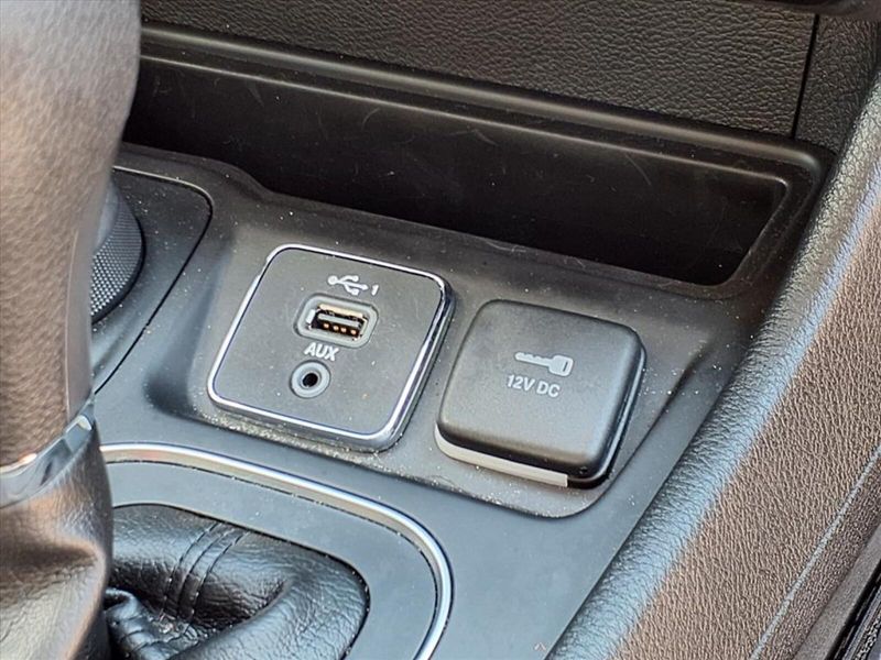 2021 Jeep Cherokee Latitude photo 8
