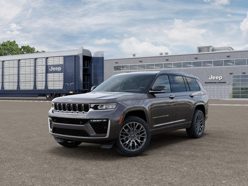 New 2026 Jeep Grand Cherokee L Summit 4x4Image 1