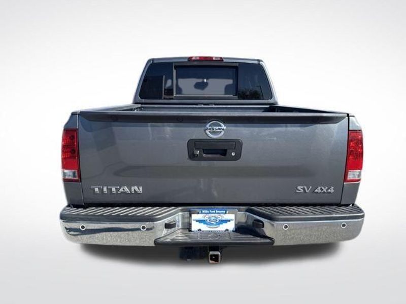 2014 Nissan Titan SV