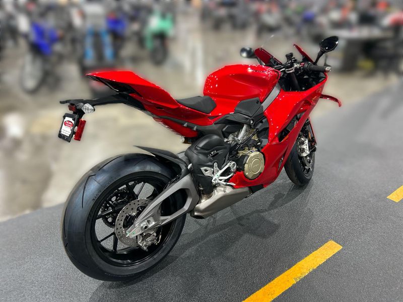 New 2026 Ducati PANIGALE V4 Image 13