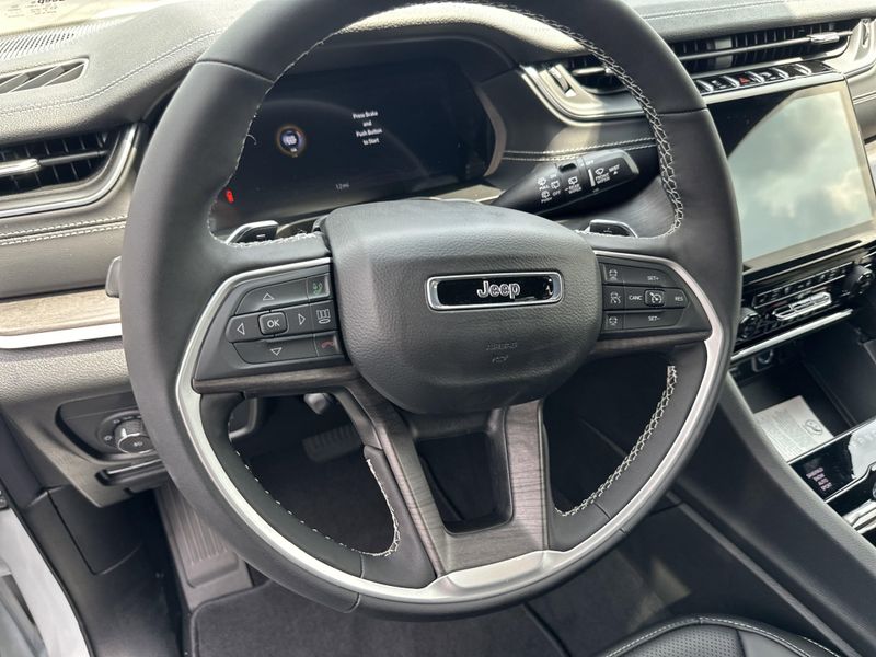 2025 Jeep Grand Cherokee L Limited 4x4Image 23
