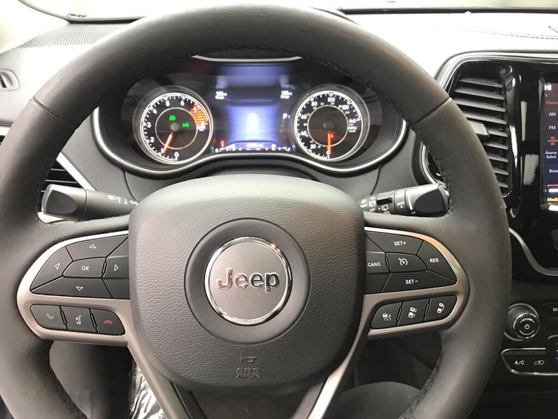 Used 2021 Jeep Cherokee LimitedImage 7