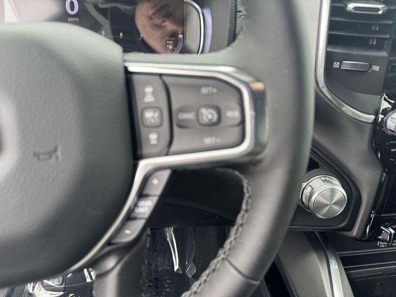 2025 RAM 1500 LaramieImage 18