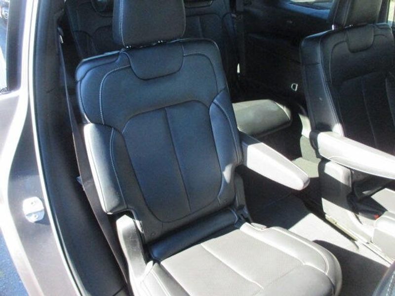 Used 2024 Jeep Grand Cherokee L LimitedImage 27