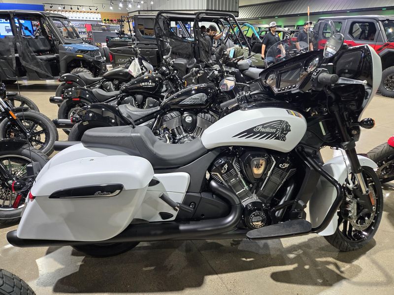 NEW 2025 INDIAN MOTORCYCLE CHIEFTAIN POWERPLUS DARK HORSE 112 RA Image 4