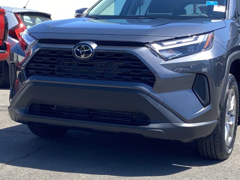 New 2025 Toyota RAV4 Hybrid LEImage 7