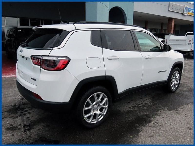 2024 Jeep Compass Latitude Lux in a Bright White Clear Coat exterior color and Blackinterior. Papas Jeep Ram In New Britain, CT 860-356-0523 papasjeepram.com 