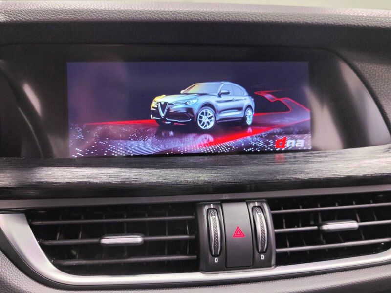 2022 Alfa Romeo Stelvio Sprint AWD w/Sunroof & NavImage 24
