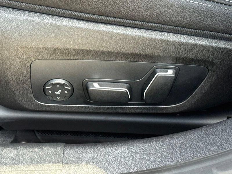 New 2026 BMW 3 Series 330iImage 17