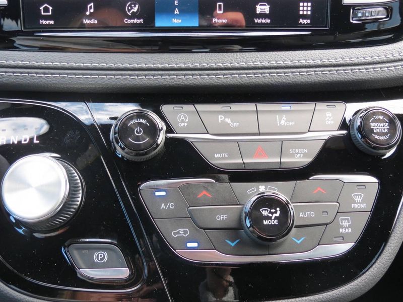 New 2026 Chrysler Pacifica SelectImage 19