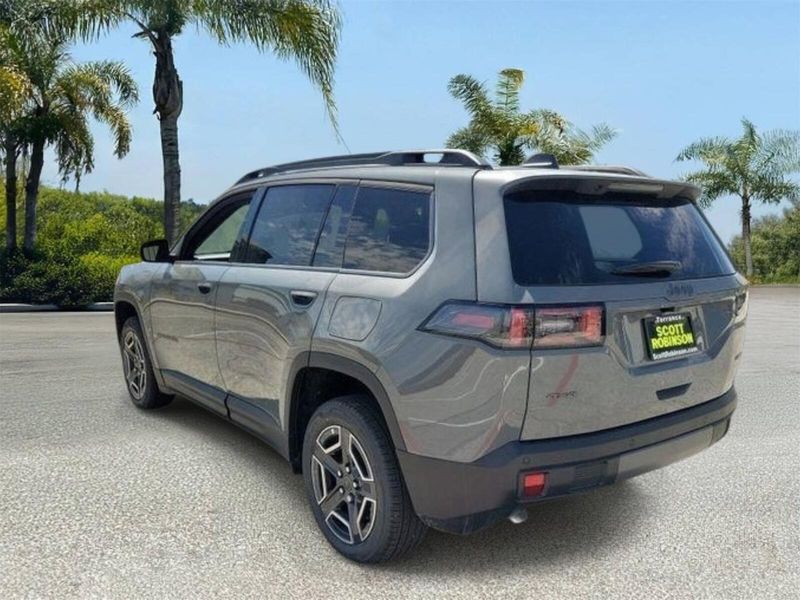 New 2026 Jeep Cherokee Laredo 4x4