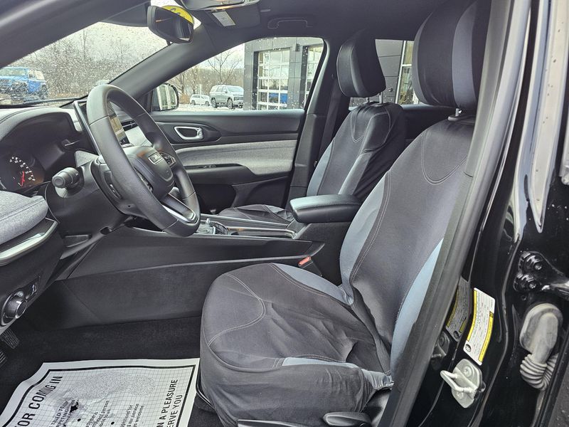 Used 2023 Jeep Compass SportImage 12