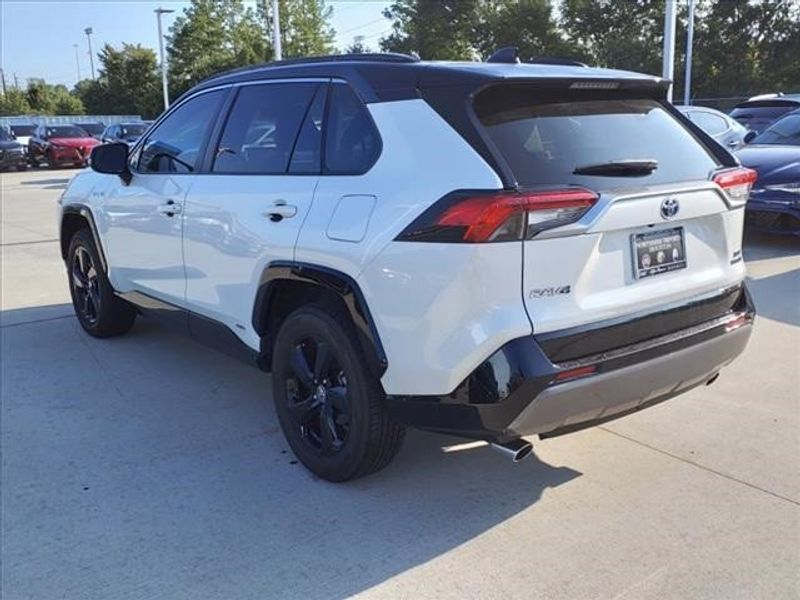 2020 Toyota RAV4 Hybrid XSEImage 17