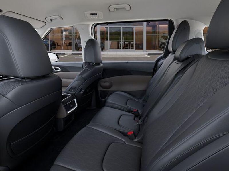 New 2026 Kia Carnival EXImage 19