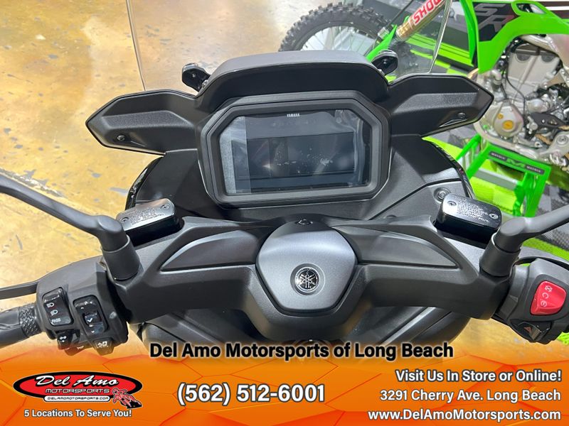 2025 Yamaha Xmax Image 6