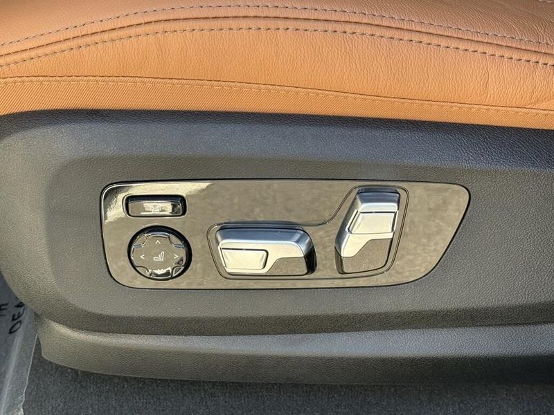 2022 BMW X6 xDrive40iImage 22