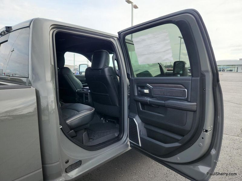 New 2026 RAM 3500 Laramie Crew Cab 4x4 6'4' Box